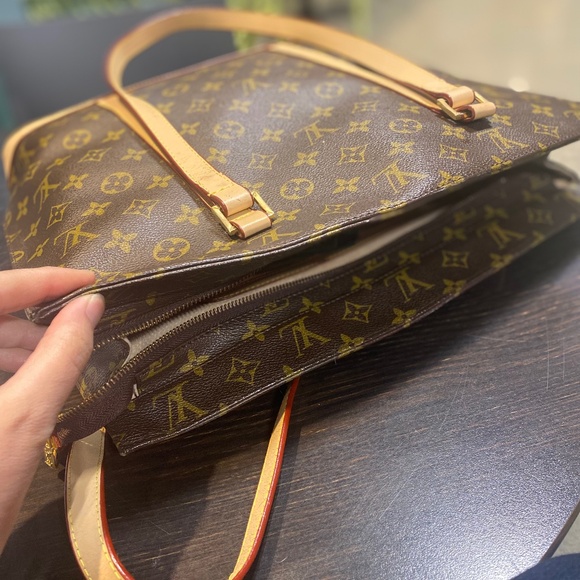 Louis Vuitton purse - Picture 1 of 3